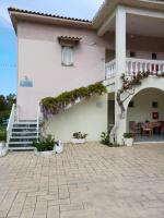A balcony or terrace at Canditas Studios