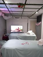 Łóżko lub łóżka w pokoju w obiekcie CABANE, BUNGALOW, BULLE ET SPA LE REFUGE ZEN ET BIEN ETRE