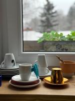 Zestaw do parzenia kawy i herbaty w obiekcie Znajomi Znajomych