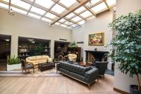 Un lugar para sentarse en Хотел "Скалите", Skalite Hotel