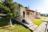 Vonkajšia záhrada v ubytovaní Pleiades Studios All Season Gems - Korinthos Stone Retreats