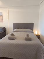 A bed or beds in a room at Bahía de Vera Estudio
