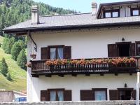The building in which Az apartmant is located