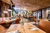 Reštaurácia alebo iné gastronomické zariadenie v ubytovaní Hotel LÜ - Adults Only