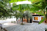 Κήπος έξω από το Hotel Labiatan