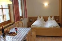 A bed or beds in a room at Gemütliche Ferienwohnung Für Zwei Personen