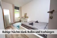Postel nebo postele na pokoji v ubytování 3R Altbau-Apartment mit 2SZ, Smart-TV, Ruhige zentrale Lage