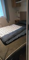 Posteľ alebo postele v izbe v ubytovaní Mobilhome Bora Bora 2018 Camping Les Pierres Couchées Saint Brevins les Pins