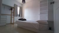 Postel nebo postele na pokoji v ubytování Excellent choice for up to 8, 150 sqm of comfort, 700 to beach, with pool, air-conditioning