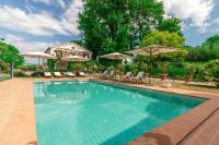 Bazén v ubytovaní Italian Experience- Villa La Picena alebo v jeho blízkosti