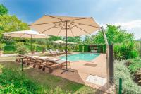 Bazén v ubytovaní Italian Experience- Villa La Picena alebo v jeho blízkosti