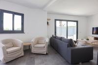 Villa Soares - Centro Albufeira - For Families - BY BEDZYにあるシーティングエリア