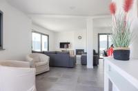 Villa Soares - Centro Albufeira - For Families - BY BEDZYにあるシーティングエリア