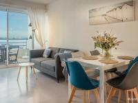 Posedenie v ubytovaní Appartement T3 avec balcon proche commodités, parking inclus - FR-1-349-198