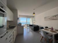 Kuchyňa alebo kuchynka v ubytovaní Appartement T3 avec balcon proche commodités, parking inclus - FR-1-349-198