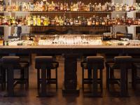 Mondrian Singapore Duxtonにあるラウンジまたはバー