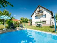 Bazén v ubytování Holiday Home Antal by Interhome nebo v jeho okolí