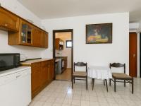 Kuchyň nebo kuchyňský kout v ubytování Holiday Home Antal by Interhome