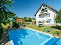 Bazén v ubytování Holiday Home Antal by Interhome nebo v jeho okolí