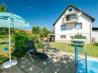 Bazén v ubytování Holiday Home Antal by Interhome nebo v jeho okolí