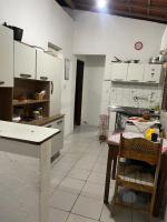 Pousada hostel praia itapuaにあるキッチンまたは簡易キッチン