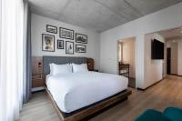 Hyatt Centric Montrealにあるベッド