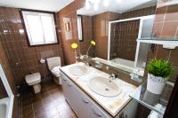 Kúpeľňa v ubytovaní BAHIA I HomeStay by Turismar