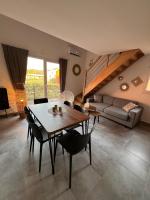 Posedenie v ubytovaní Résidence hôtelière les hameaux de saint cyprien appartement 2 chambres