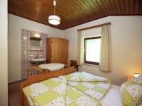 Łóżko lub łóżka w pokoju w obiekcie Apartment in Sankt Johann im Pongau near Ski Area