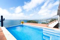 Bazén v ubytování Villa Alco en Roses con vistas preciosas del mar AV-68 nebo v jeho okolí
