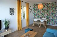 Posezení v ubytování Apartamento con vistas al mar y al puerto de Roses AV-07