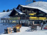 Klewenalp Ausflugs-Ski-Pistenhotel Klewenstock v zimě
