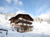 Obiekt Apartment in Sankt Johann im Pongau near Ski Area zimą