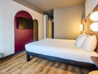 Posteľ alebo postele v izbe v ubytovaní Ibis Styles Madrid Centro Maravillas