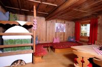 Łóżko lub łóżka w pokoju w obiekcie Ferienchalet Kreuzlauhof MAY-101