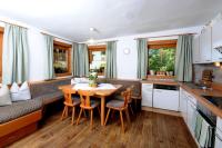 Kuchnia lub aneks kuchenny w obiekcie Ferienchalet Kreuzlauhof MAY-101