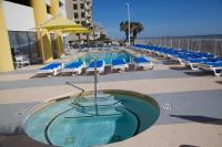 Der Swimmingpool an oder in der Nähe von Seaside Resort