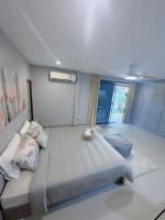 Sun and Moon Houseにあるベッド