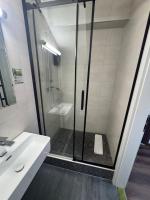 Hotel Capitol Zentrum - 24h -にあるバスルーム