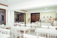 Diamond Hotel Tashkentにあるレストランまたは飲食店