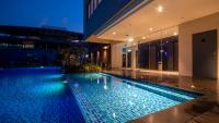 Harmony Luxury Suites At The Manor KLCCの敷地内または近くにあるプール