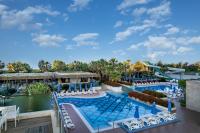 Bazén v ubytování Sentido Trendy Verbena Beach Hotel nebo v jeho okolí