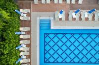 Bazén v ubytování Sentido Trendy Verbena Beach Hotel nebo v jeho okolí