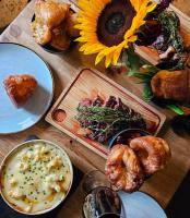 Jídlo v penzionu nebo okolí