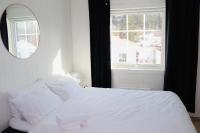 Postel nebo postele na pokoji v ubytování Les Homes - Modern & Cozy Stay Near Oslo Airport