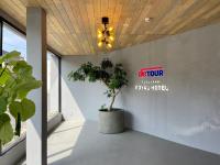 Fukuyama Royal Hotel - Vacation STAY 36222vに飾ってある許可証、賞状、看板またはその他の書類