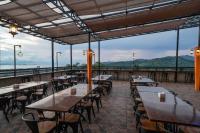 Peisaj natural din apropierea acestui hotel