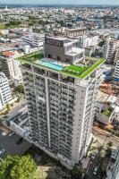 una vista aérea de un edificio en una ciudad en Aston Rubi City Suites, en Santo Domingo