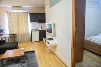 Kuchyň nebo kuchyňský kout v ubytování Airport Residence