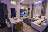 A television and/or entertainment centre at JobelHome